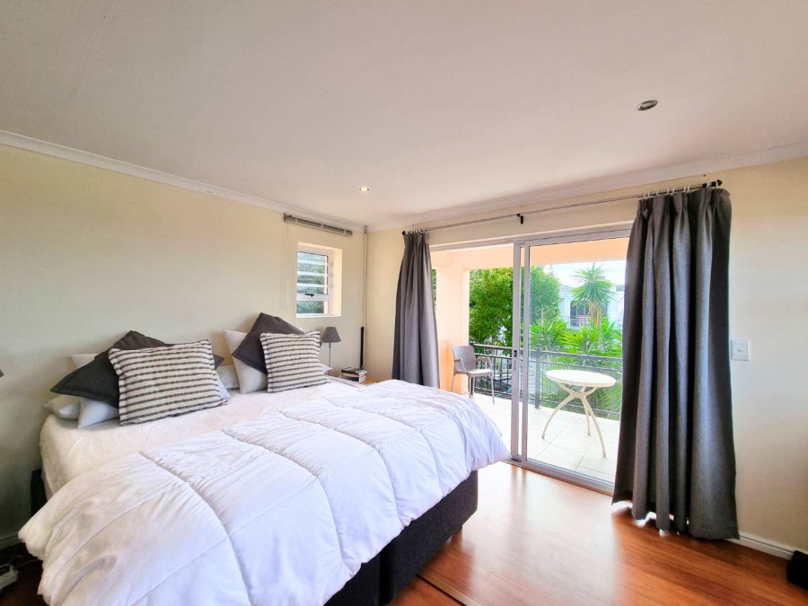 5 Bedroom Property for Sale in Chanteclair Western Cape